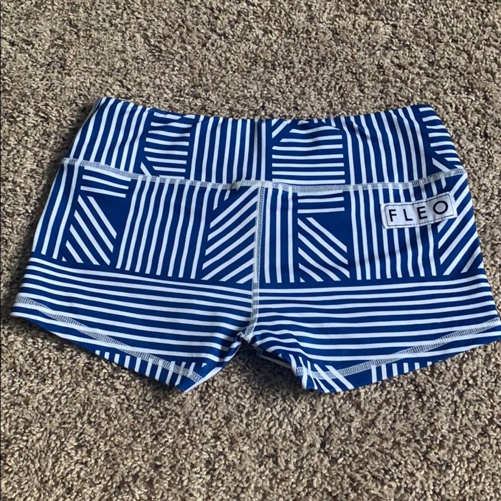 FLEO rare size small shorts